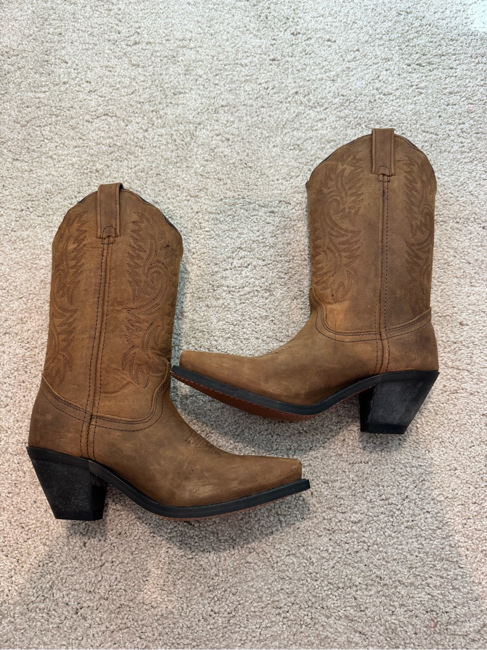 Western Cowgirl Mid-Calf Cowboy Boots in Brown